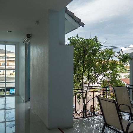Crystal Nongkhai Hotel Nong Khai Exteriör bild