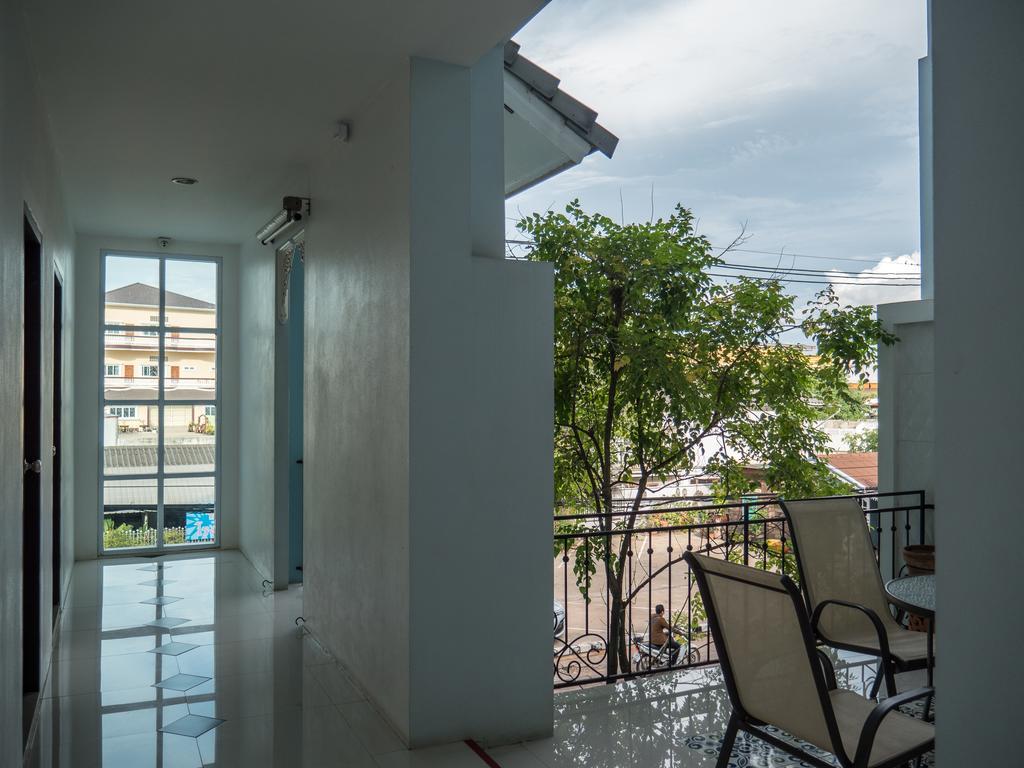 Crystal Nongkhai Hotel Nong Khai Exteriör bild