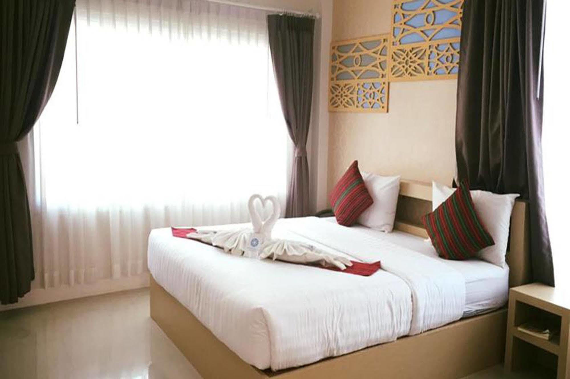 Crystal Nongkhai Hotel Nong Khai Exteriör bild