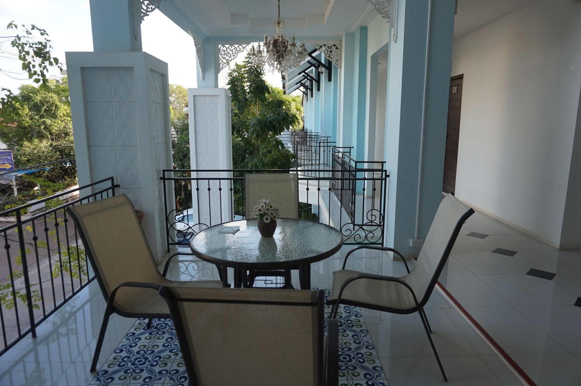 Crystal Nongkhai Hotel Nong Khai Exteriör bild