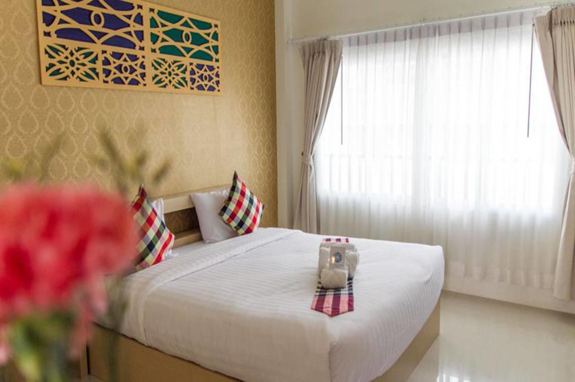Crystal Nongkhai Hotel Nong Khai Exteriör bild
